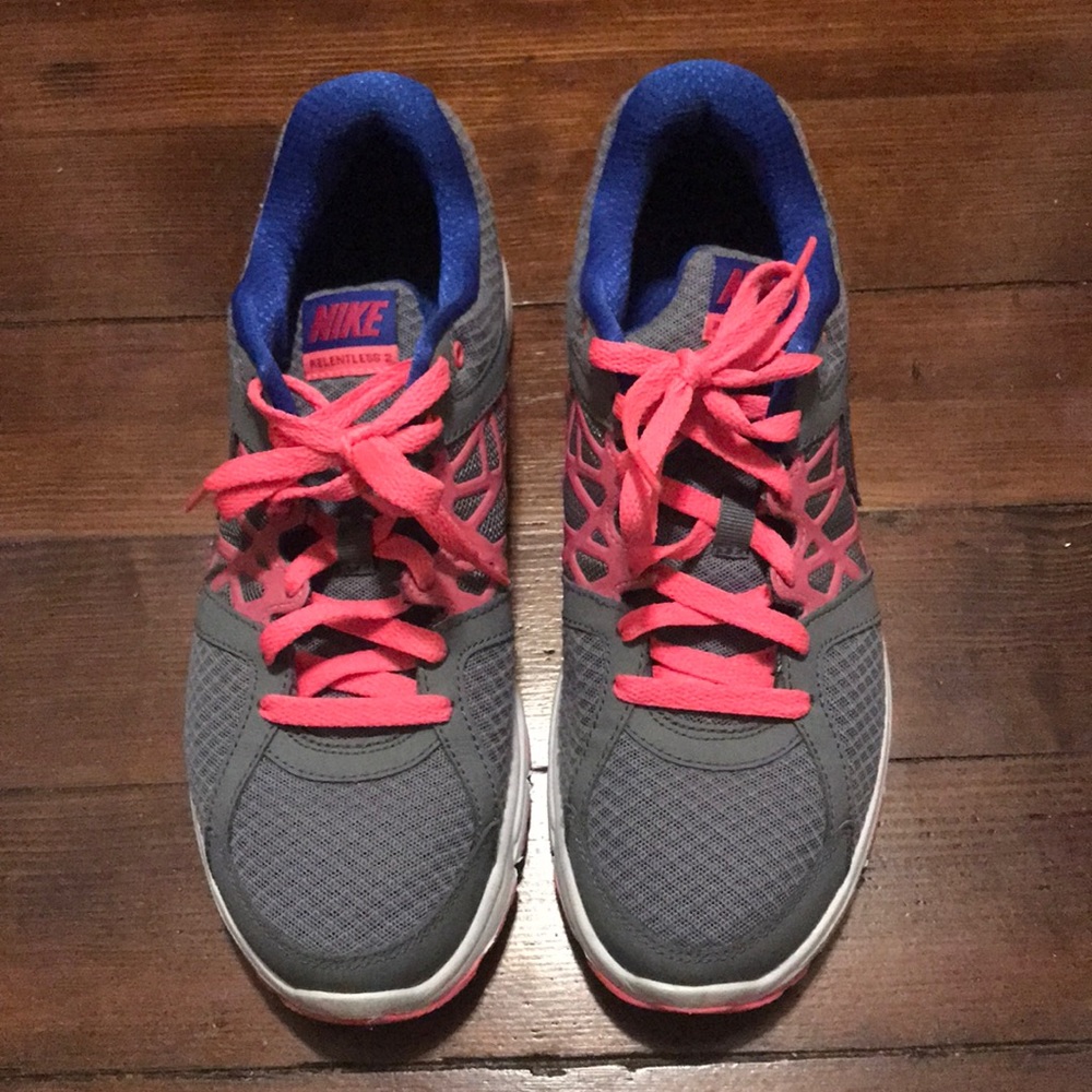 Nike’s sneakers size 10